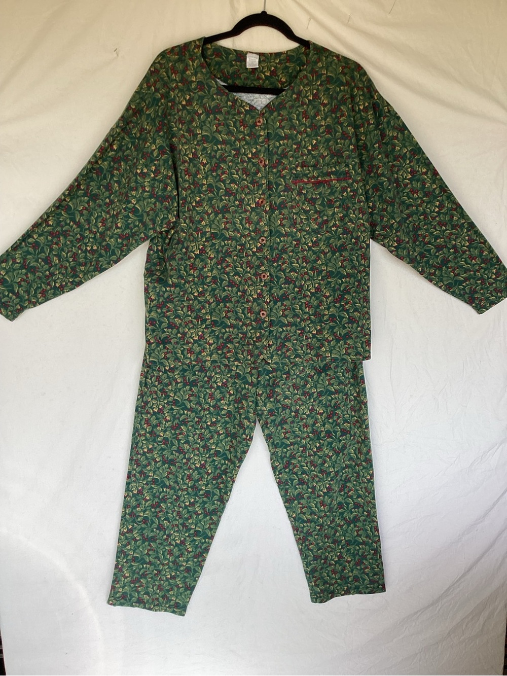 Vintage Lands’ end women’s two-piece pajama set holiday holly made in USA